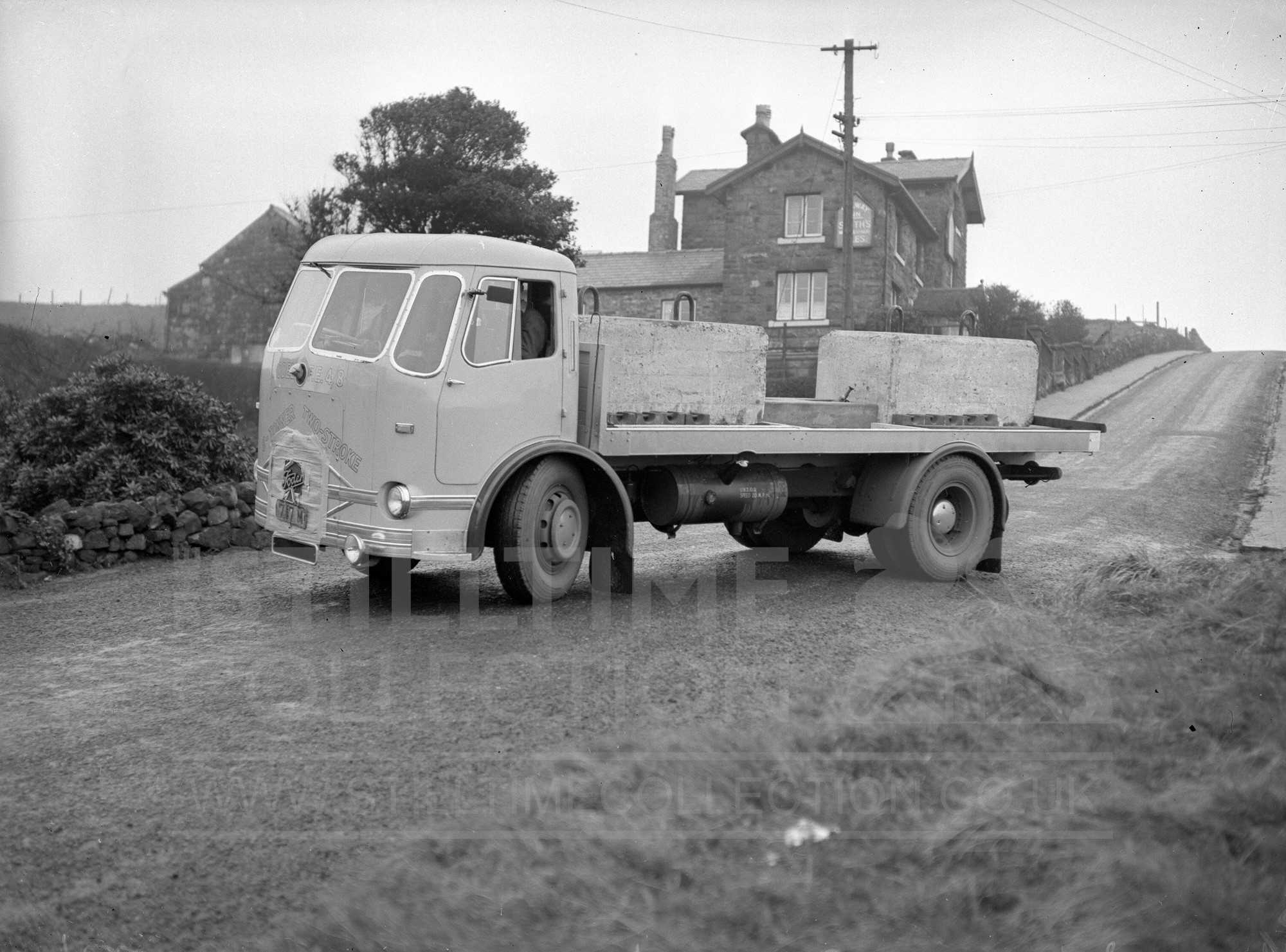 tpt-transport-truck-lorry-wagon-foden-8-eight-ton-weight-2-two-stroke